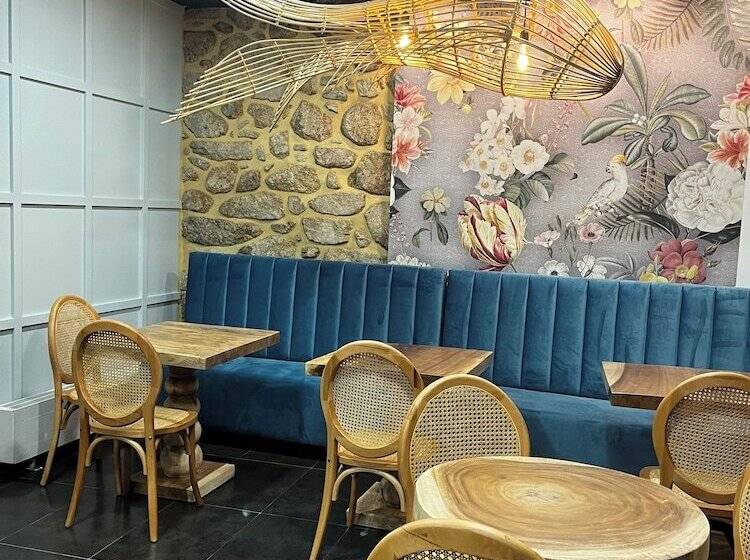 فندق Christine Boutique