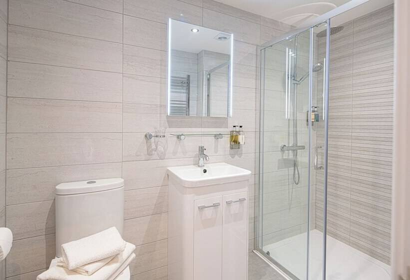 בית מלון כפרי The Gwbert