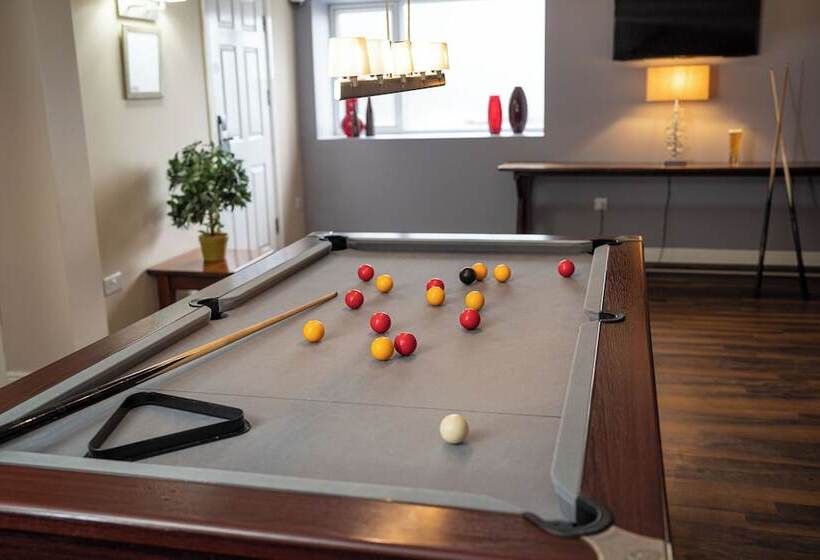 בית מלון כפרי The Gwbert