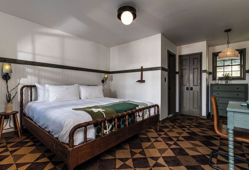 Отель Hemlock Neversink