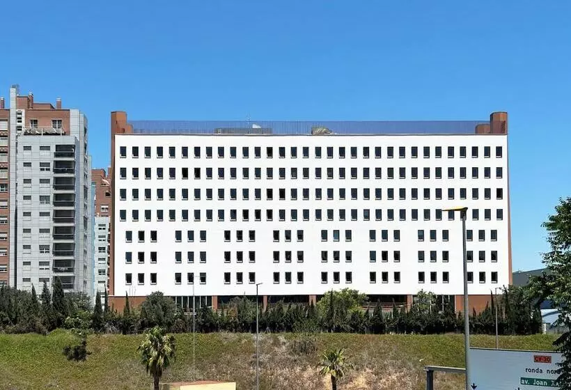 هتل Loop Homes Tower Burjassot