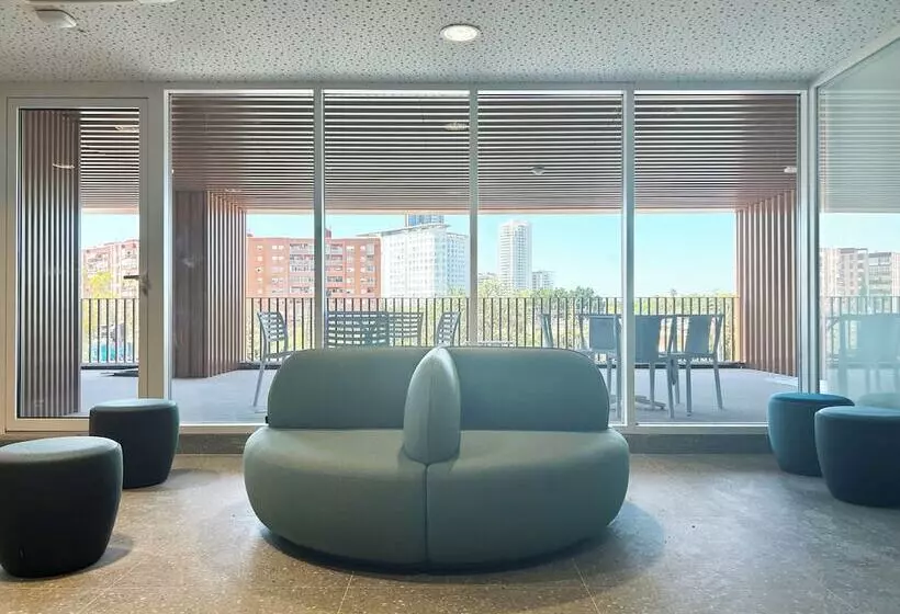 هتل Loop Homes Tower Burjassot