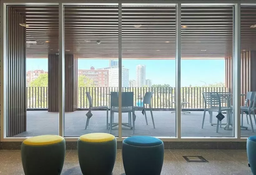 هتل Loop Homes Tower Burjassot