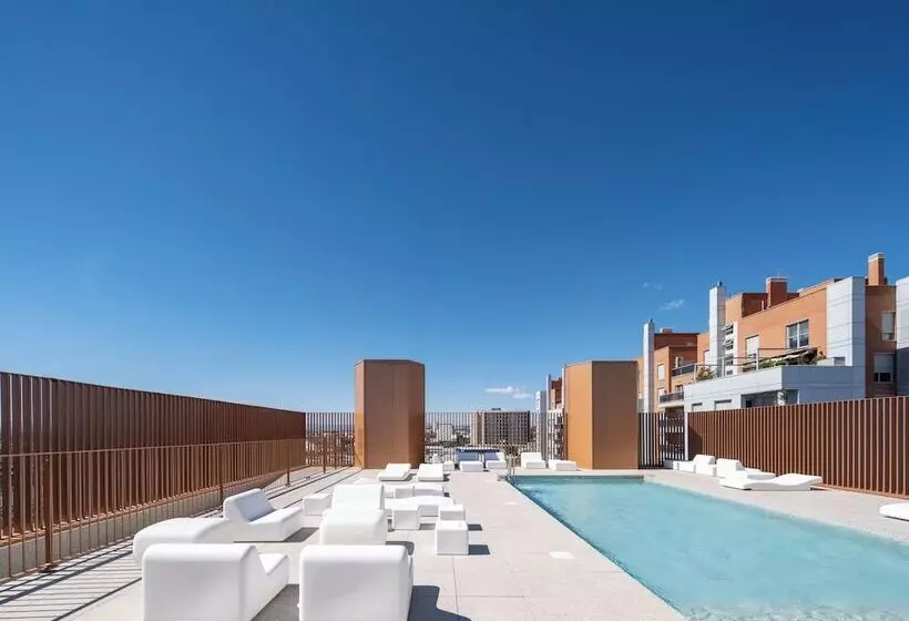 هتل Loop Homes Tower Burjassot