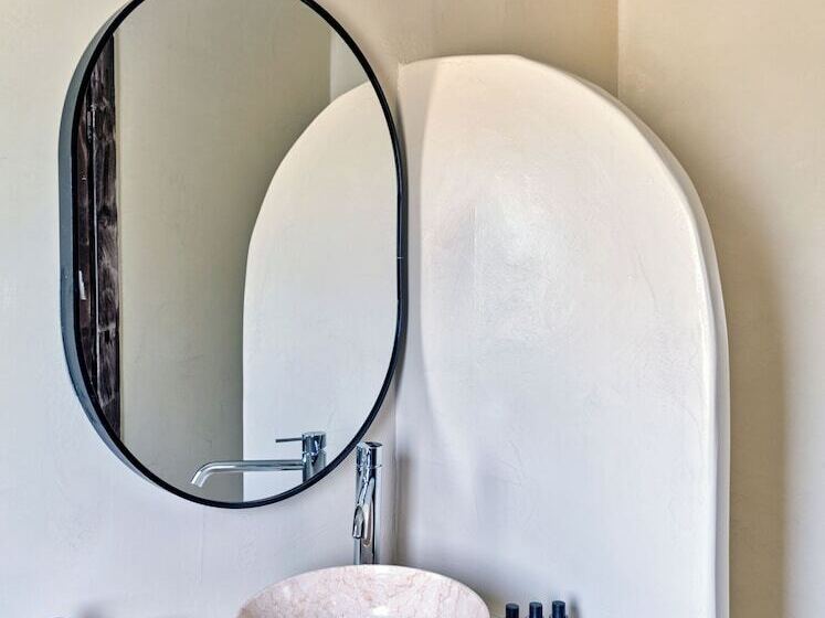 فندق Paridian Living