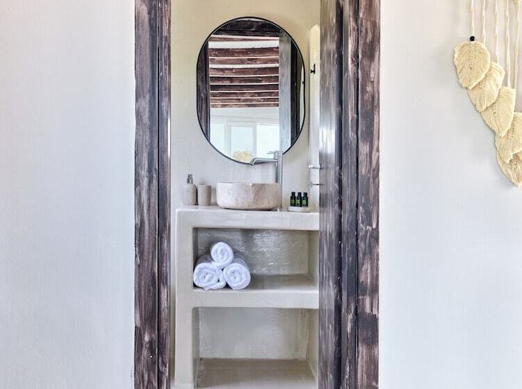 فندق Paridian Living