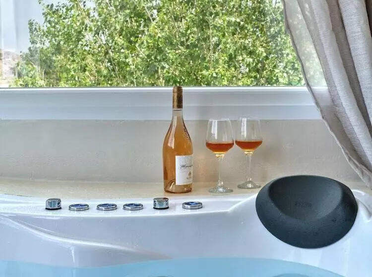 ホテル Paridian Living