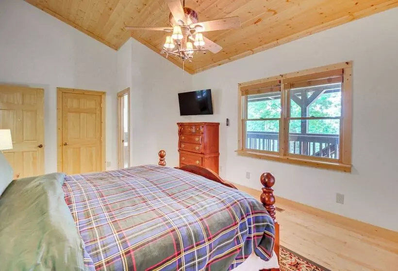 North Georgia Mountains Cabin W/ Beach Access