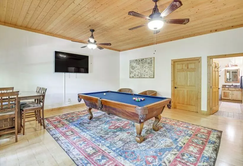North Georgia Mountains Cabin W/ Beach Access