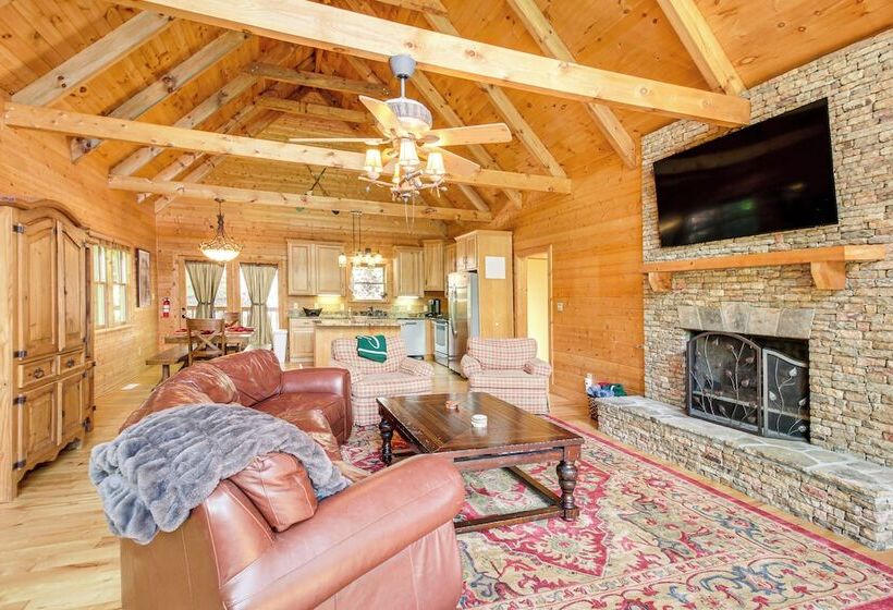 North Georgia Mountains Cabin W/ Beach Access