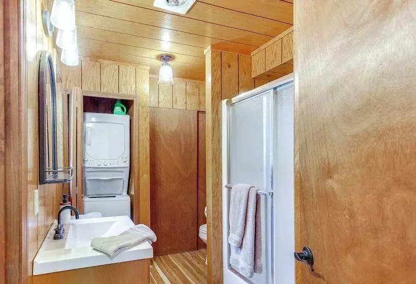 Lakefront Innsbrook Chalet W/ Resort Access!