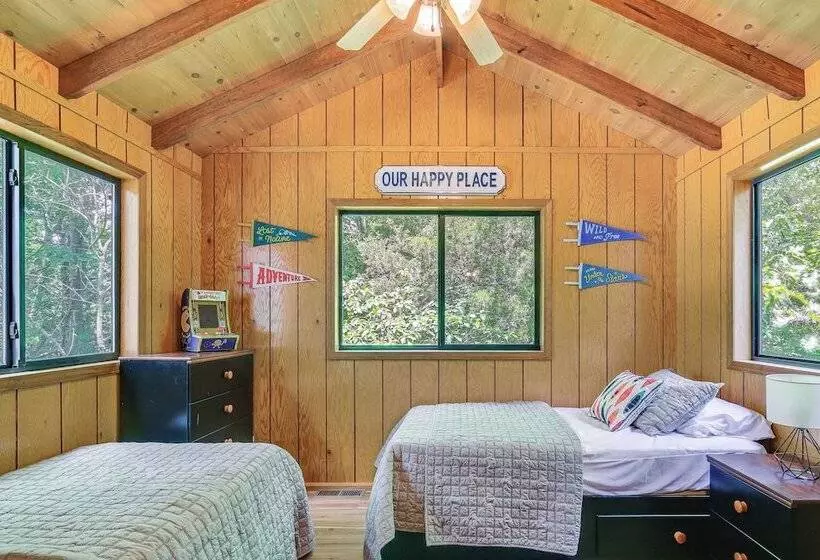 Lakefront Innsbrook Chalet W/ Resort Access!