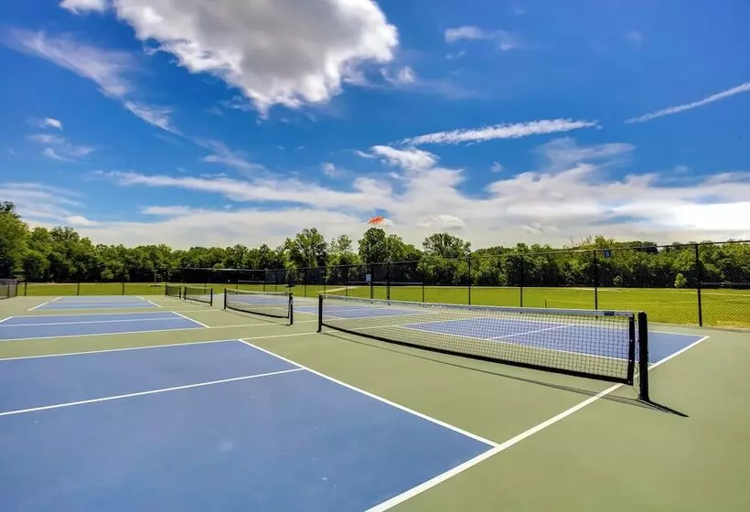 Lakefront Innsbrook Chalet W/ Resort Access!