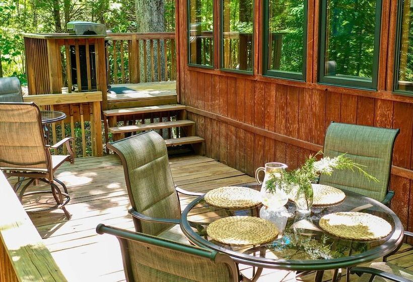 Lakefront Innsbrook Chalet W/ Resort Access!