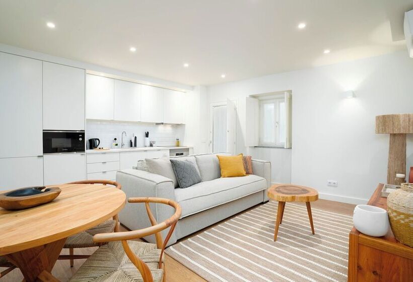 Limehome Evora Largo Dos Penedos