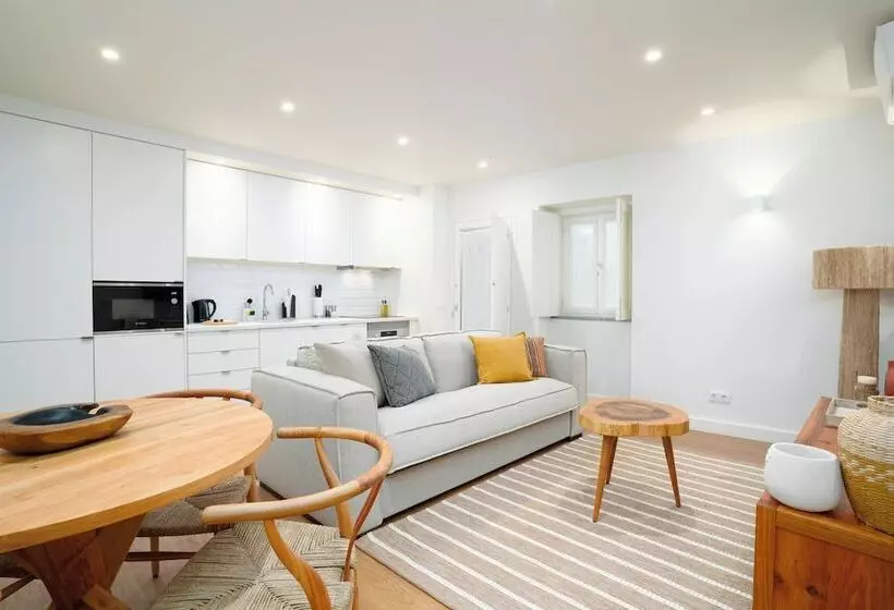 Limehome Evora Largo Dos Penedos