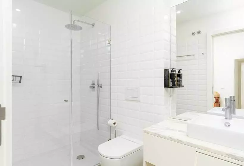 Limehome Evora Largo Dos Penedos