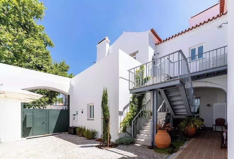 Limehome Evora Largo Dos Penedos