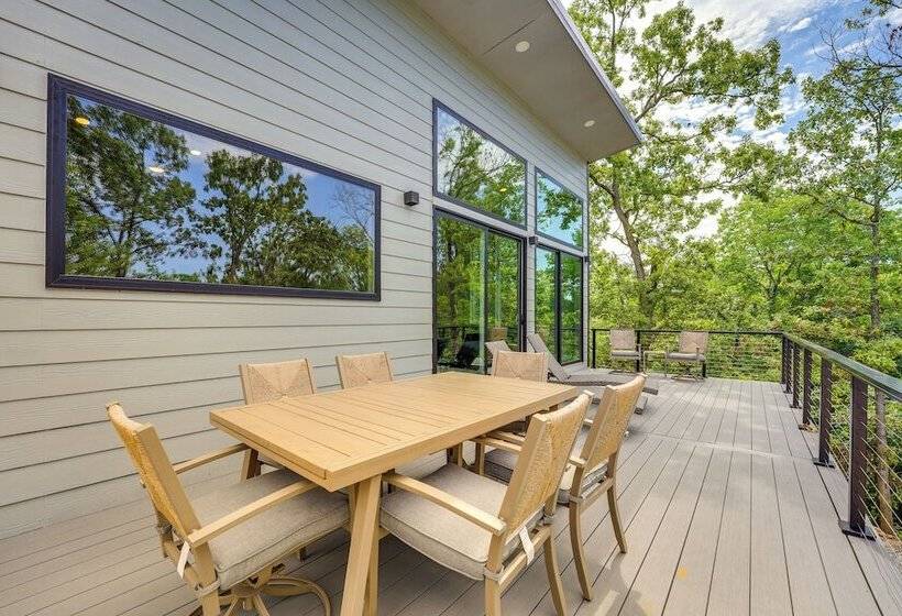 Modern Table Rock Lake Retreat W/ Deck & Views!