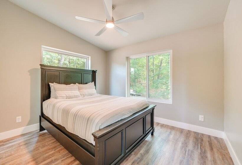 Modern Table Rock Lake Retreat W/ Deck & Views!