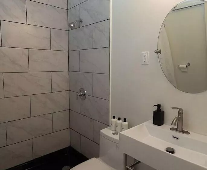 Motelli The Lagrange Inn & Extended Stay