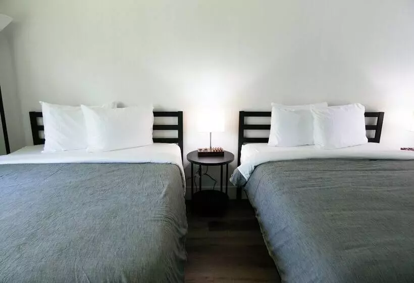 Motelli The Lagrange Inn & Extended Stay