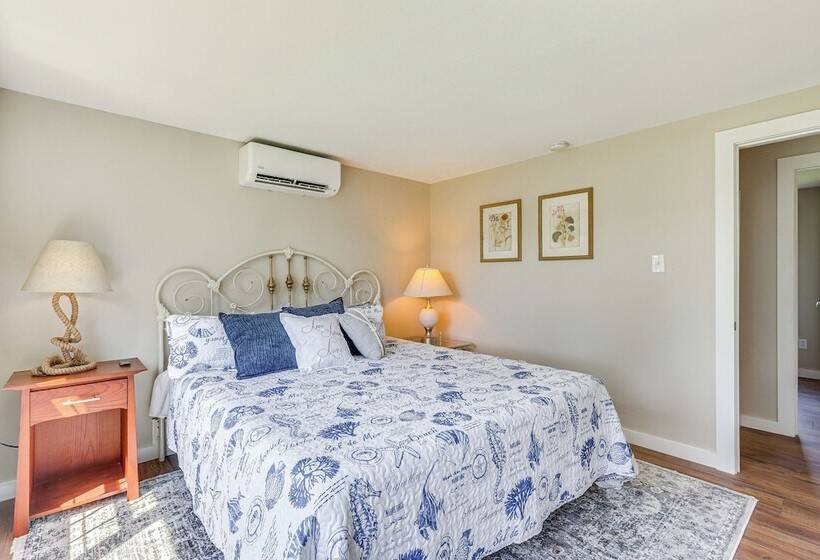 Old Saybrook Home W/ Screened Porch & Ocean View!