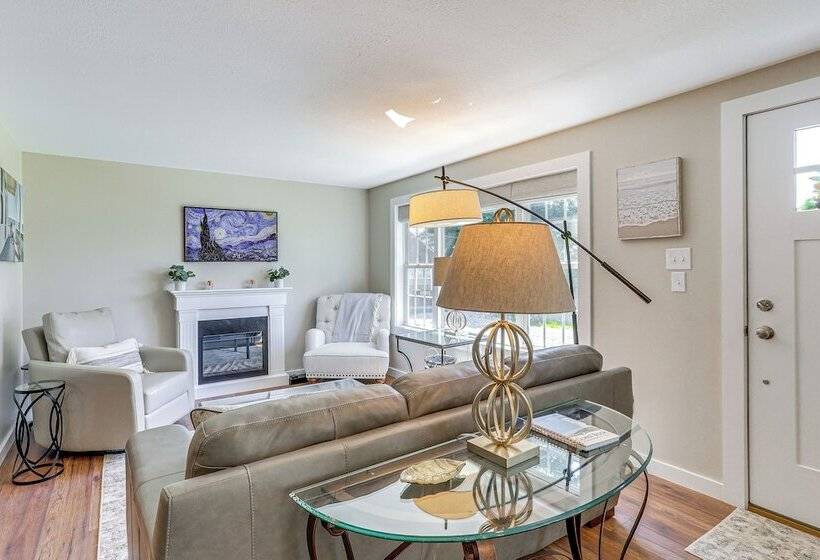 Old Saybrook Home W/ Screened Porch & Ocean View!