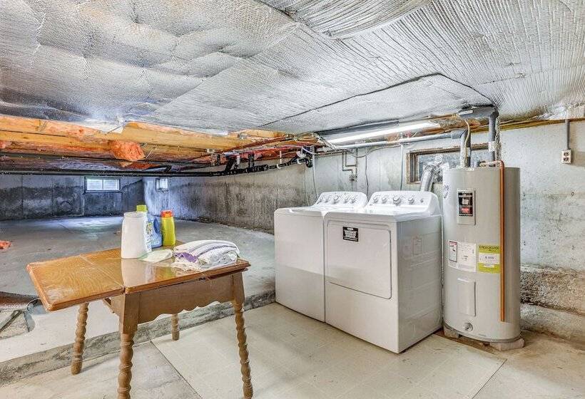 Old Saybrook Home W/ Screened Porch & Ocean View!