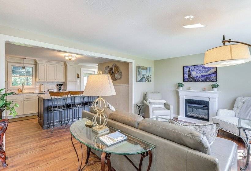 Old Saybrook Home W/ Screened Porch & Ocean View!