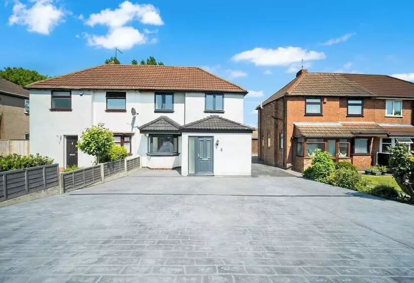 اقامتگاه Family/contractors 3 Bed House/parking/sleeps 7