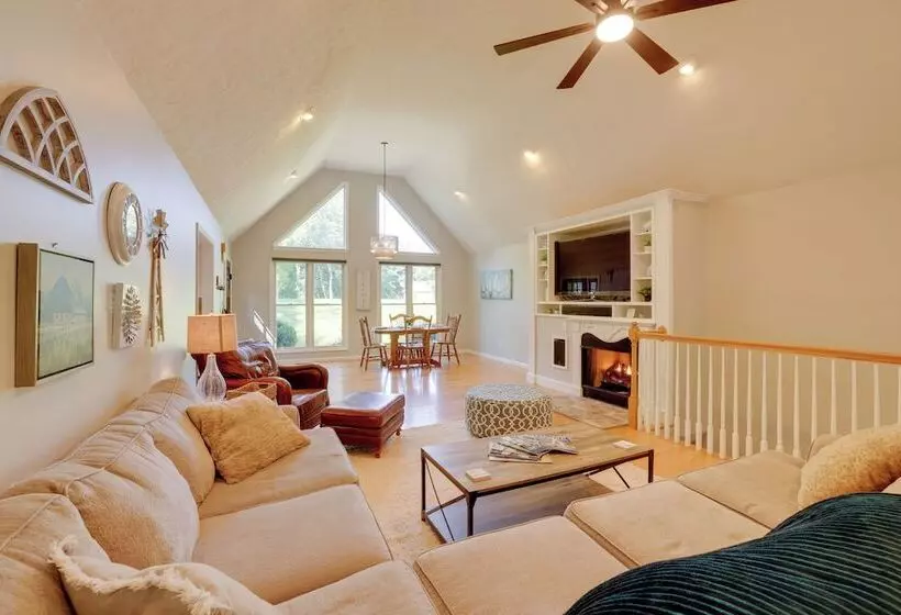 Smith Mountain Lake Home W/ Private Hot Tub & Dock