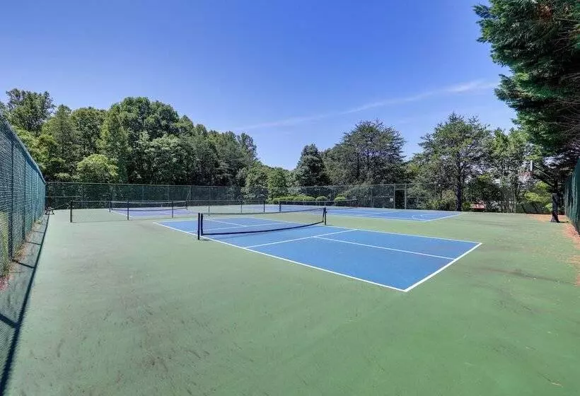 Smith Mountain Lake Home W/ Private Hot Tub & Dock