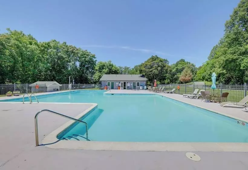 Smith Mountain Lake Home W/ Private Hot Tub & Dock