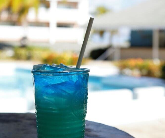 The Signature Level At Grand Palladium Lady Hamilton Resort & Spa  All Inclusive