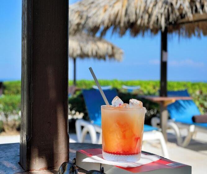 The Signature Level At Grand Palladium Lady Hamilton Resort & Spa  All Inclusive