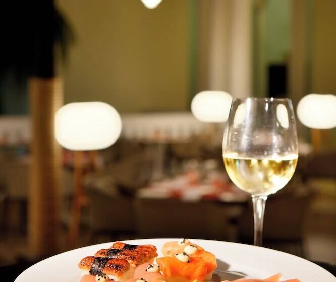 The Signature Level At Grand Palladium Lady Hamilton Resort & Spa  All Inclusive