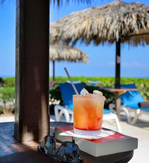 The Signature Level At Grand Palladium Lady Hamilton Resort & Spa  All Inclusive