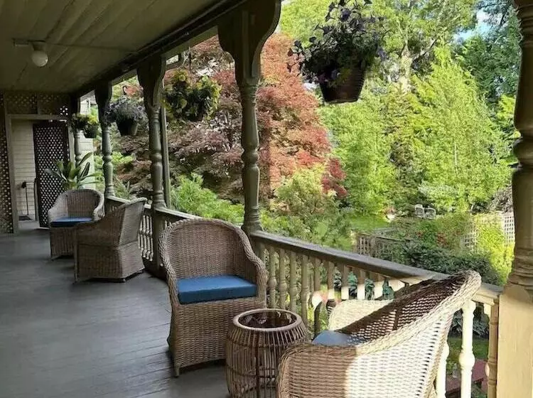 The Underwood Hale House