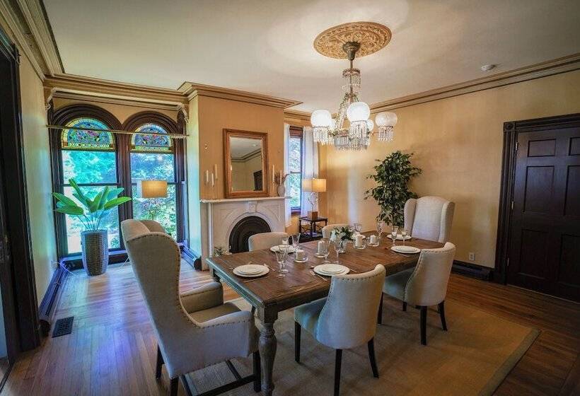 The Underwood Hale House