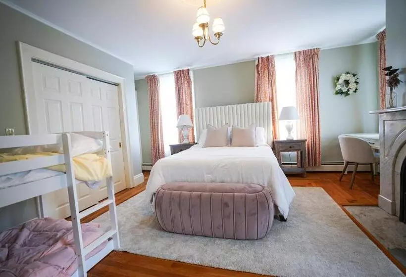 The Underwood Hale House