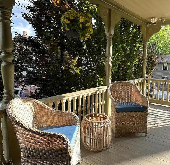 The Underwood Hale House