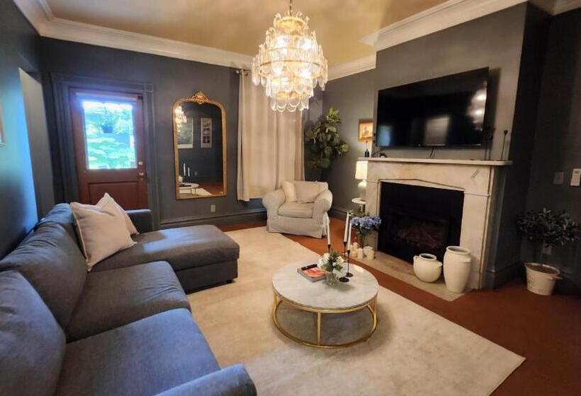 The Underwood Hale House