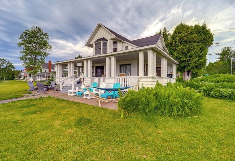 Waterfront Alanson Cottage W/ Dock & Lake Access!