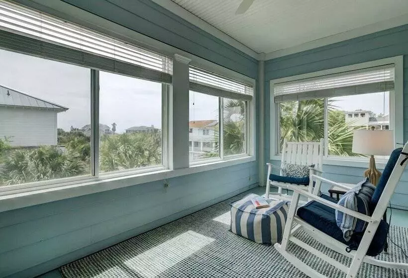 3800 Cameron Boulevard Avantstay Pool, Ocean Views, Deck