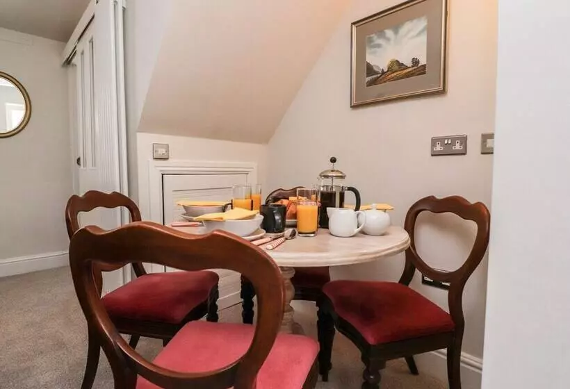 Bay Cottage No 5