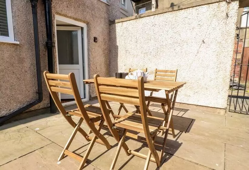 Bay Cottage No 5