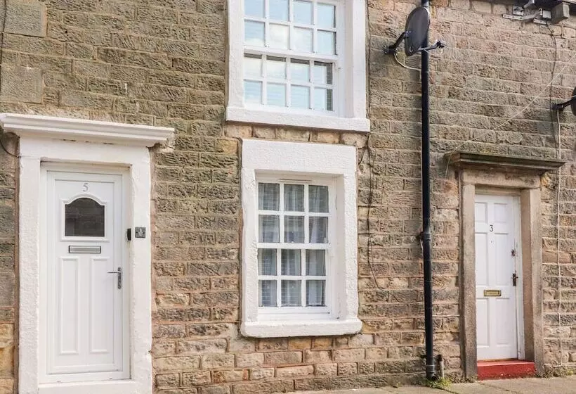 Bay Cottage No 5