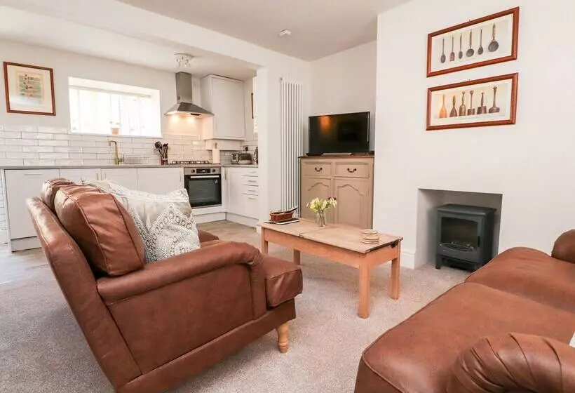 Bay Cottage No 5
