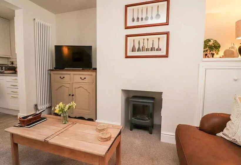 Bay Cottage No 5